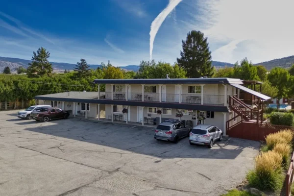 Maple Leaf Motel & RV Resort