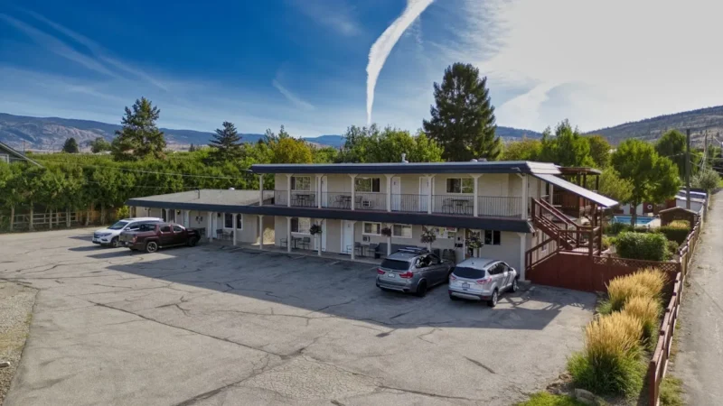 Maple Leaf Motel & RV Resort