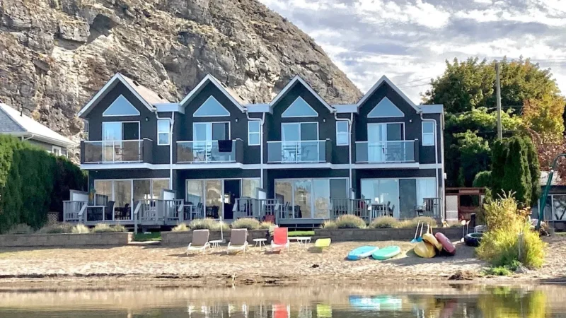 Vaseux Lakeside Resort