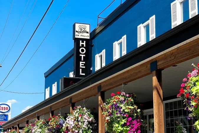 Ok Falls Hotel Bar & Grill